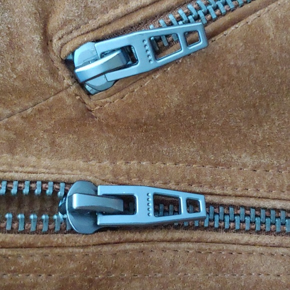 BlankNYC Genuine Suede Moto Jacket w/ Quilted Shoulder & Sleeve, Cognac, EUC - Picture 7 of 15